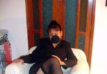 Klarena: In Winter - Elegant Dressed Of Black