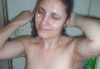 Dee Dee Shower 2