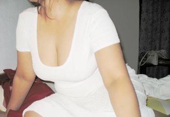 39 Yo Indian Wife Strips For You!