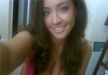 HOTT BRUNETTE