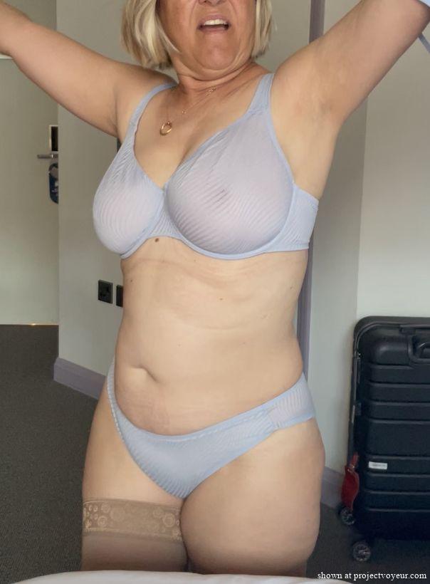 Carol undresses for you 1/2 - image2