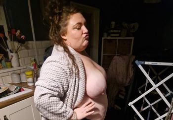 Me and my body for you to wank over xx