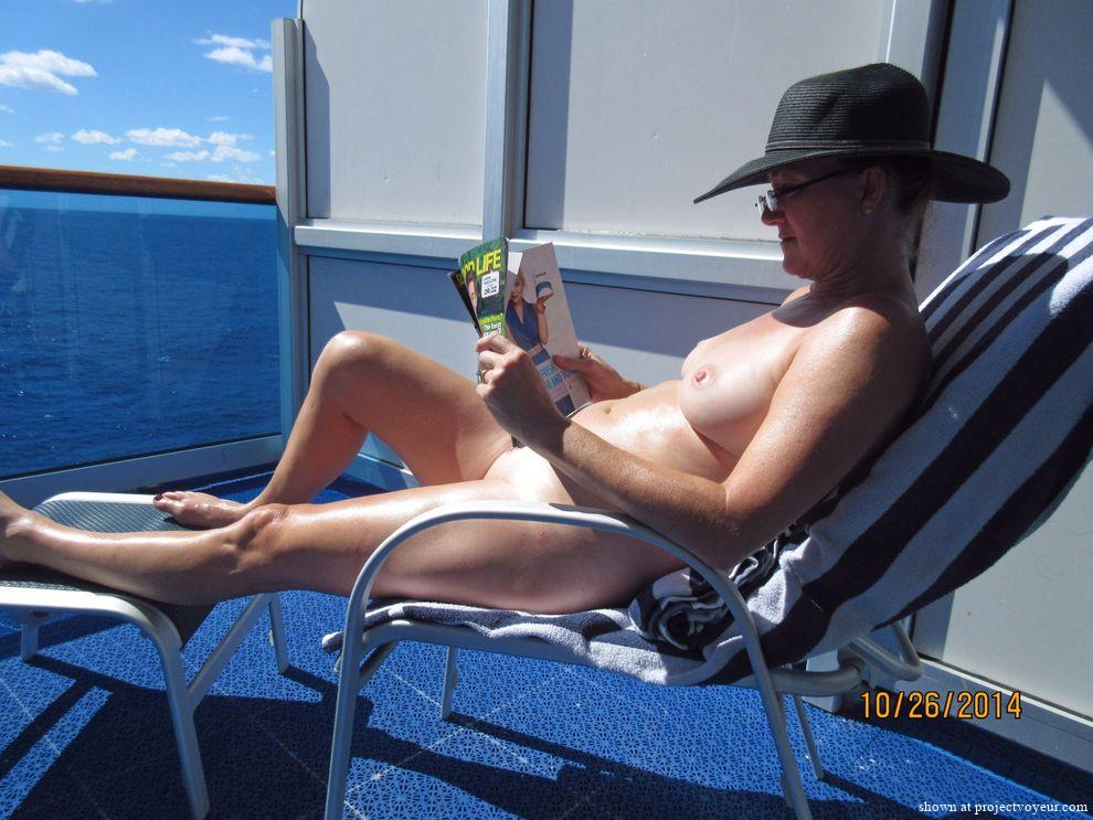 No tan lines - image4