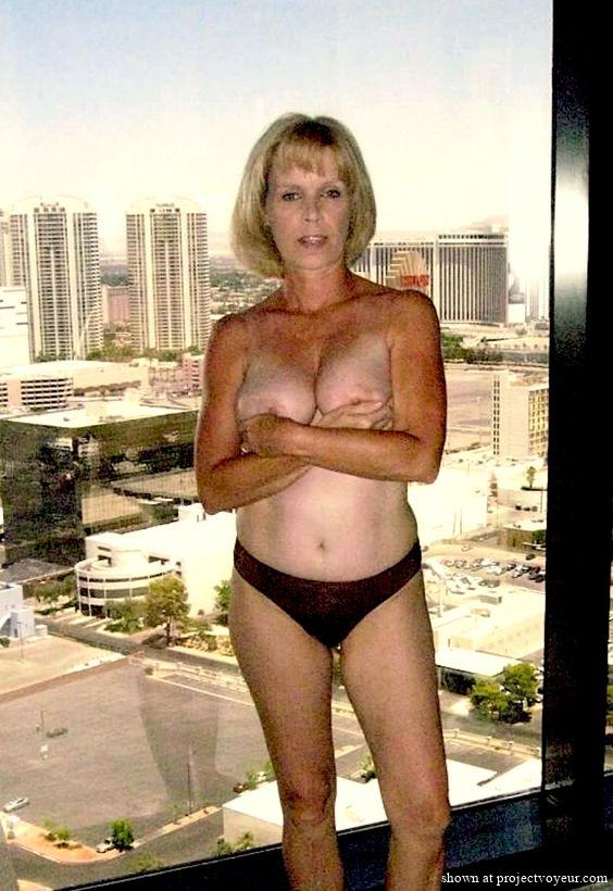 Topless Beatiful - image3