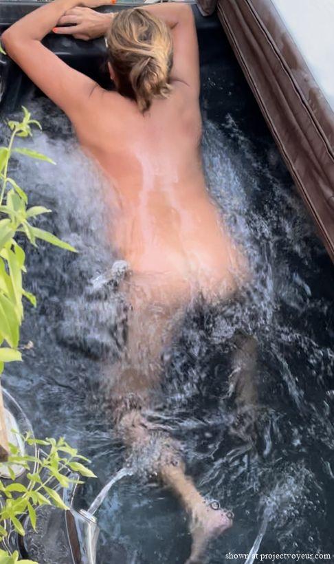 Naked and Horny - image2