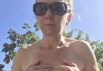 Mature MILF flashing