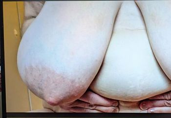 I love shosing off my boobs