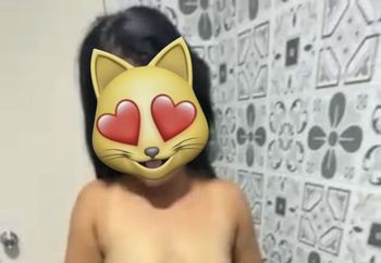 More of Hellenne with her thong