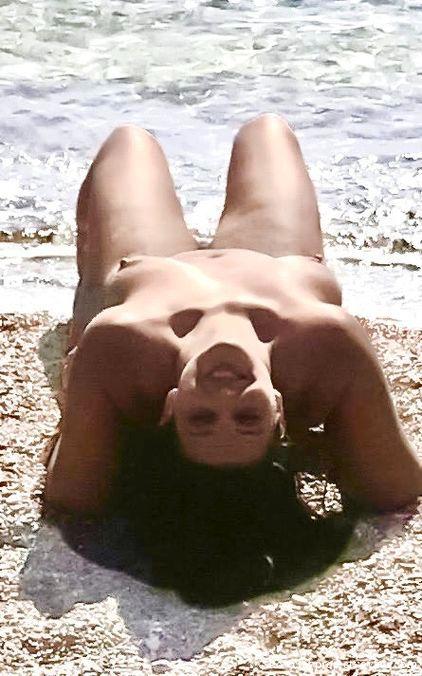 sexy on the beach - image6