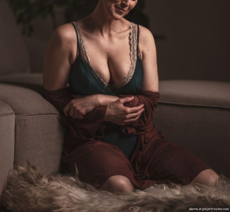 shy, sexy wife - image1