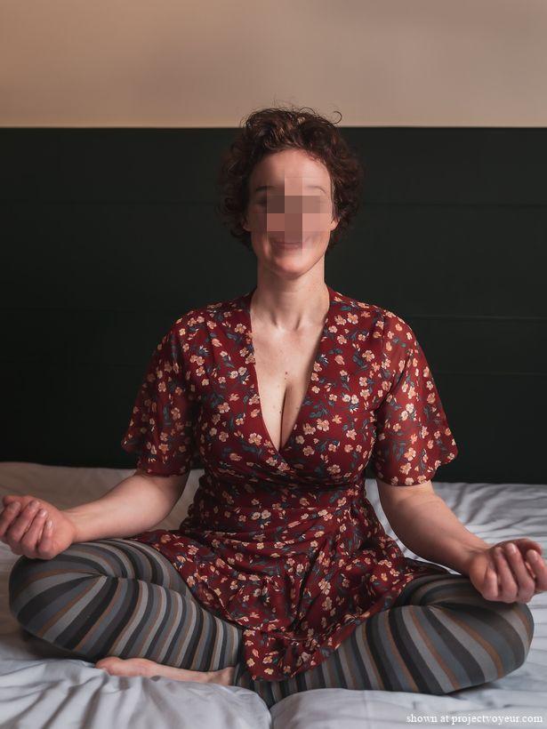 shy, sexy wife - image2