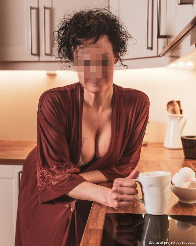 shy, sexy wife - image4