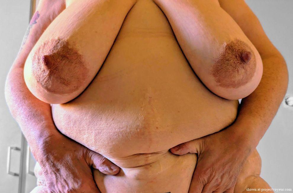 Pregnant and pumping my tits - image4