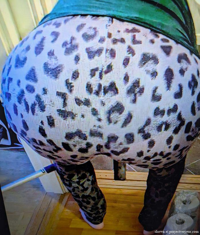 Pregnant and pumping my tits - image1