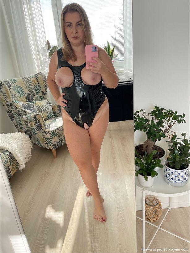 Tereza sexy outfit - image7