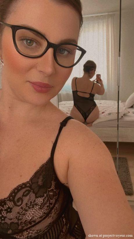 Tereza sexy outfit - image3