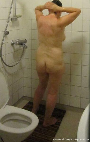 Exhibitionist mature wife - image3