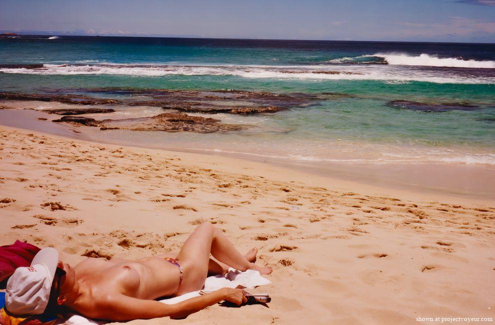 Beach babe - image6