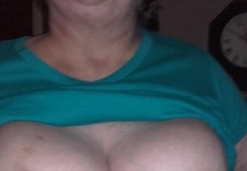 wife tits 
