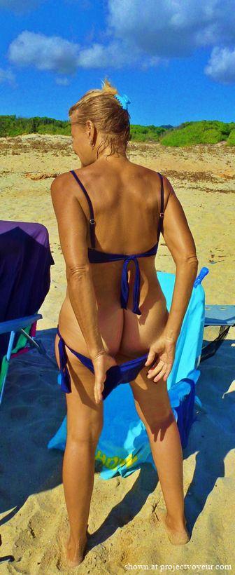 candid beach flash 1 - image4