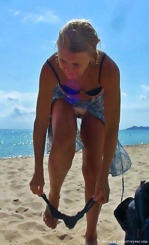 a candid beach flash 2 - image8