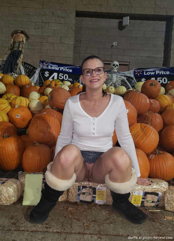 No panties in public - image1