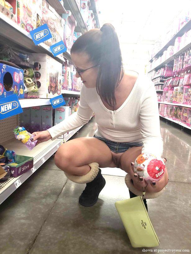 No panties in public - image3