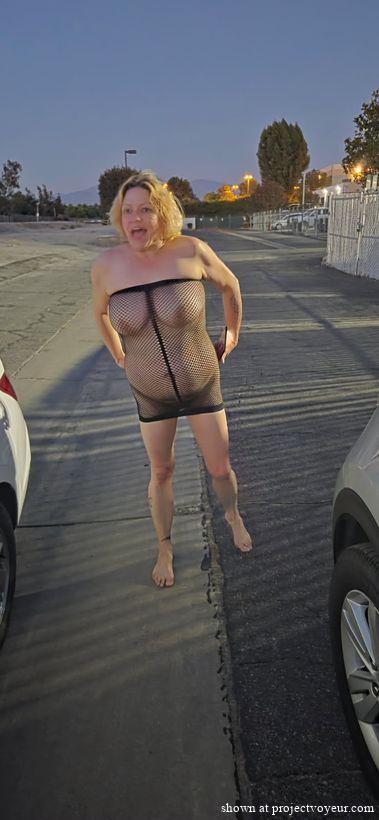 Kellys public peek - image4