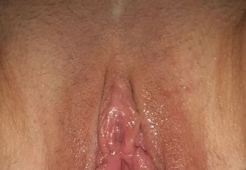 Labia spread with creampie finish 