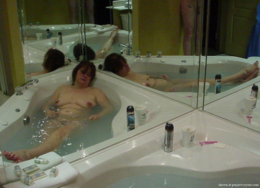SOAKING IN THE TUB 6 - image5