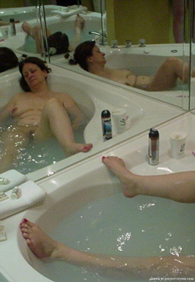 MOTEL BATH TUB - image4