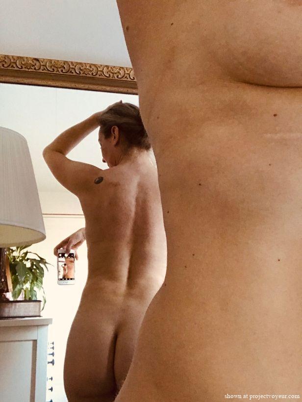Mature nude and non nude - image5