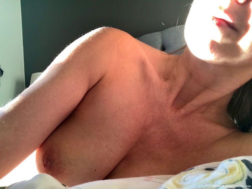 Mature nude and non nude - image6