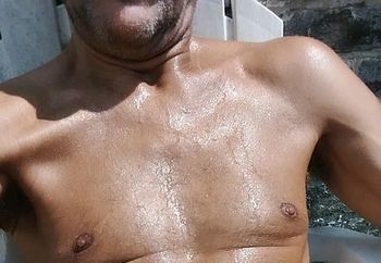Haarlem nude in garden