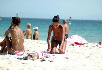 Chica Bonita En La Playa