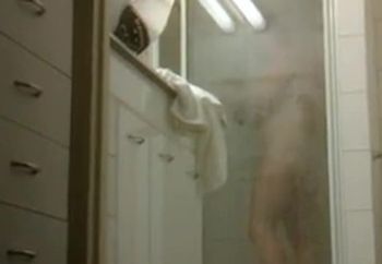 Titters voyeured in shower