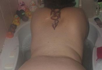 Arsing About In The Bath!!