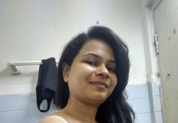 indian wife selfie